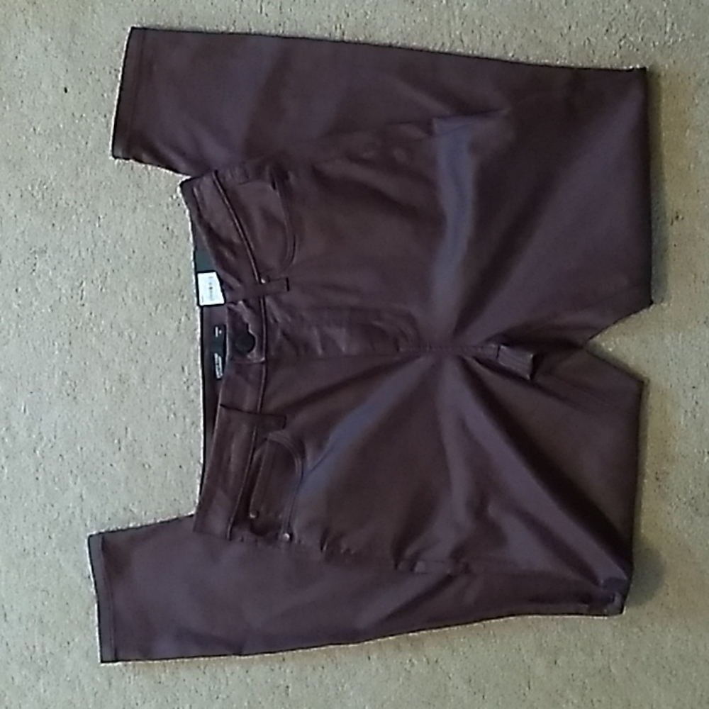 Women's NWT Simply Vera Burgundy Pants, Size 10
